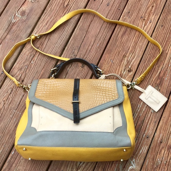 Tory Burch Handbags - TORY BURCH  immaculate condition bag